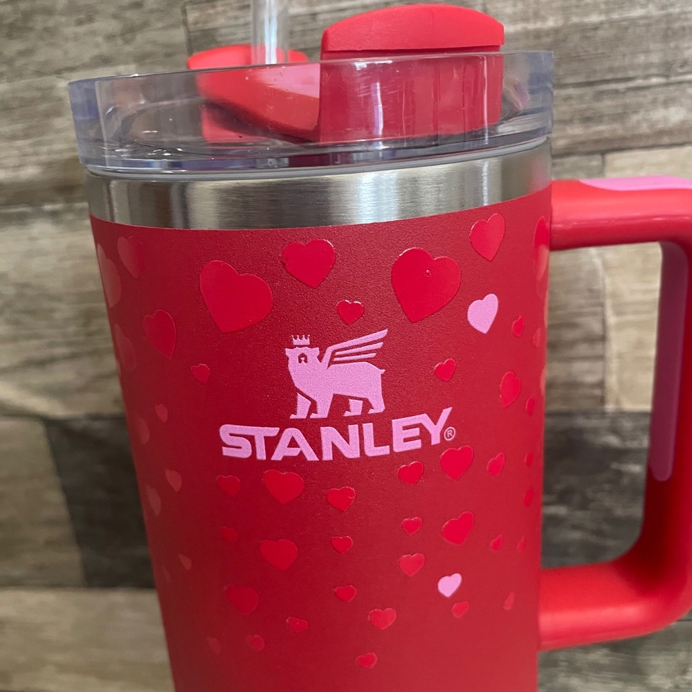 Stanley 40oz Quencher H2.0 FlowState Tumbler Red Heart Valentine Target exclusiv - Picture 2 of 8
